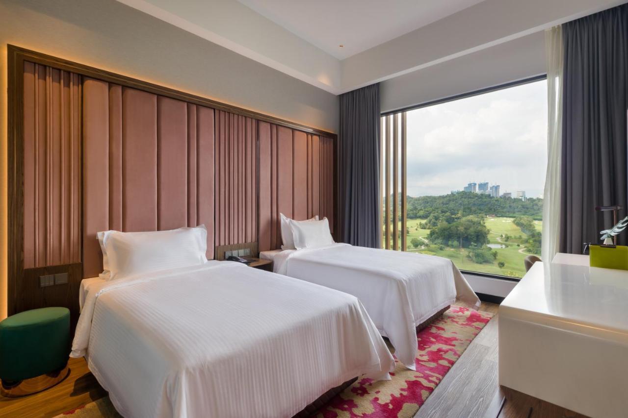 M Resort & Hotel Kuala Lumpur Dış mekan fotoğraf Deluxe Twin